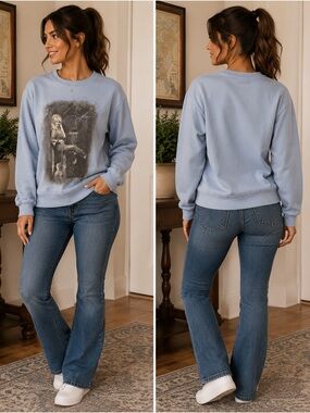 Light Blue Graphic Crewneck Sweatshirt